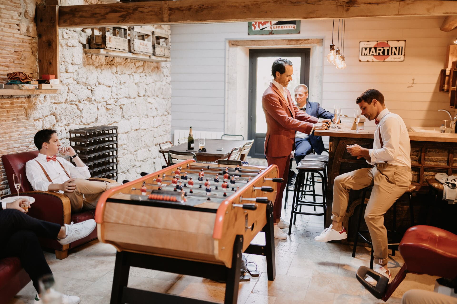 Bar lounge
