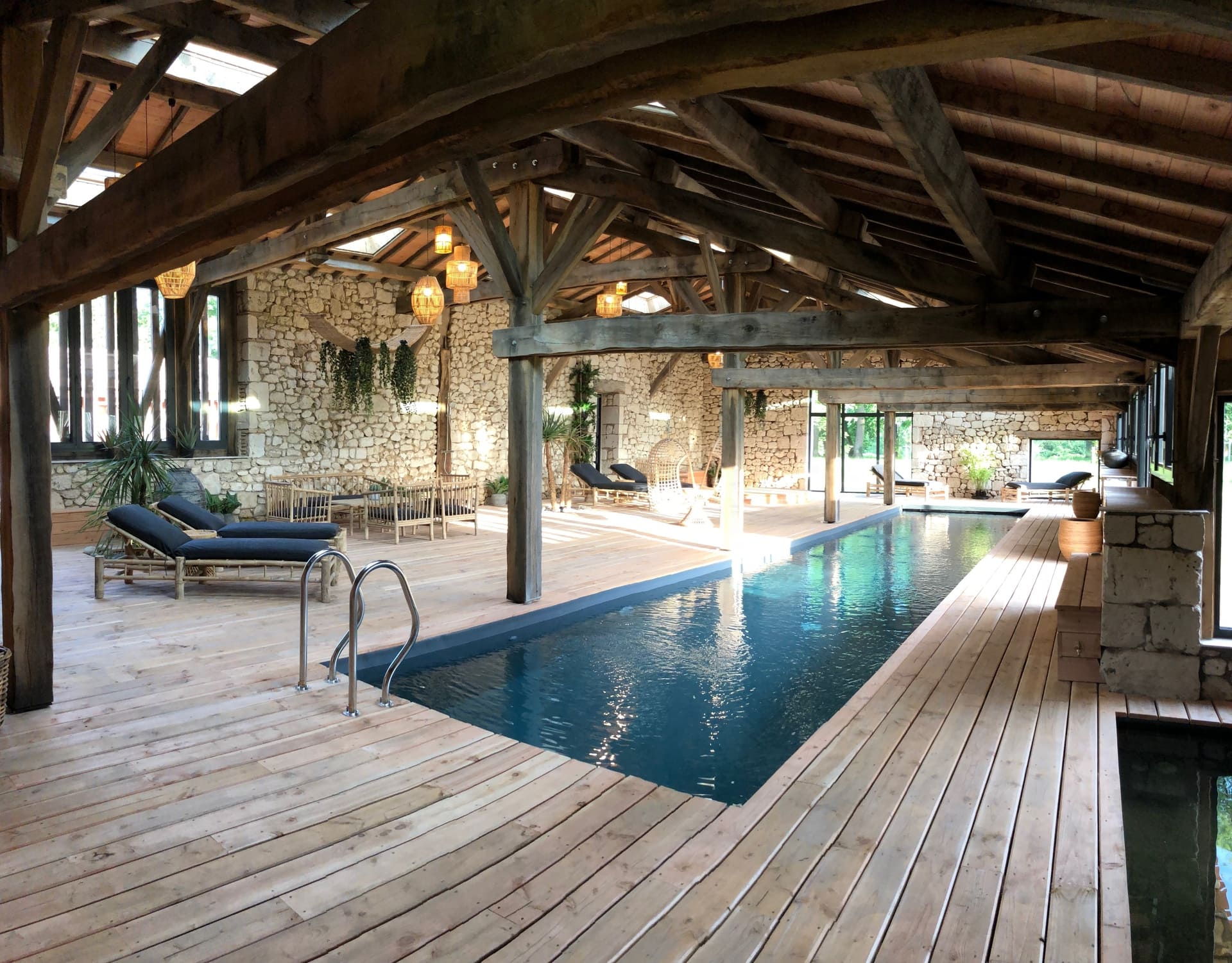 piscine intérieur spa