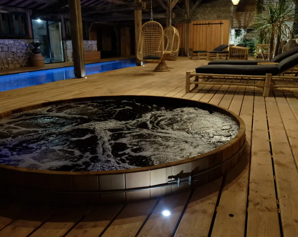 Un jacuzzi en cèdre